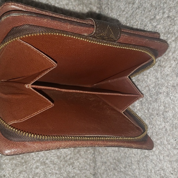 Louis Vuitton Monogram Wallet Authentic - Picture 9 of 12